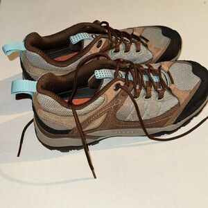 Merrell hiking shoe- only tried on